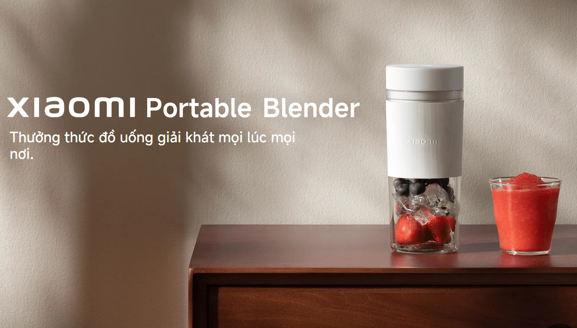 Máy xay sinh tố cầm tay Xiaomi Portable Blender 300ml XMZZB01PL - Chính hãng 2 May xay sinh to cam tay Xiaomi Portable Blender 300ml XMZZB01PL bigmivn